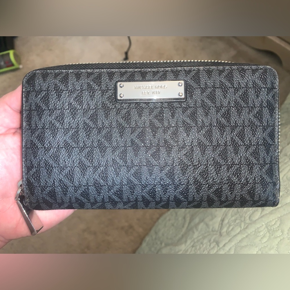 Michael Kors wallet